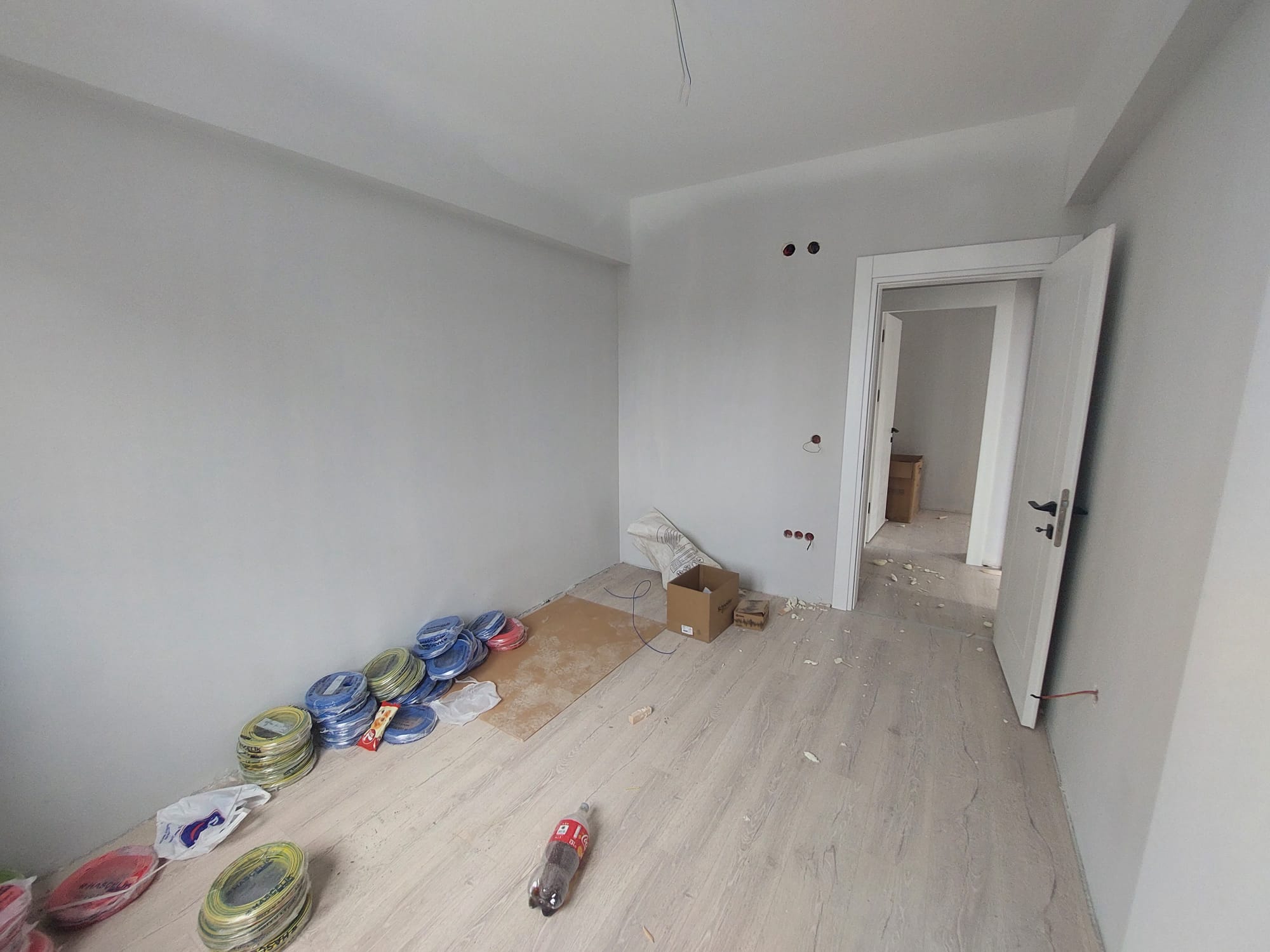 BUCAK MAHALLESİNDE EBEVEYN BANYOLU 3+1 LÜKS DAİRE